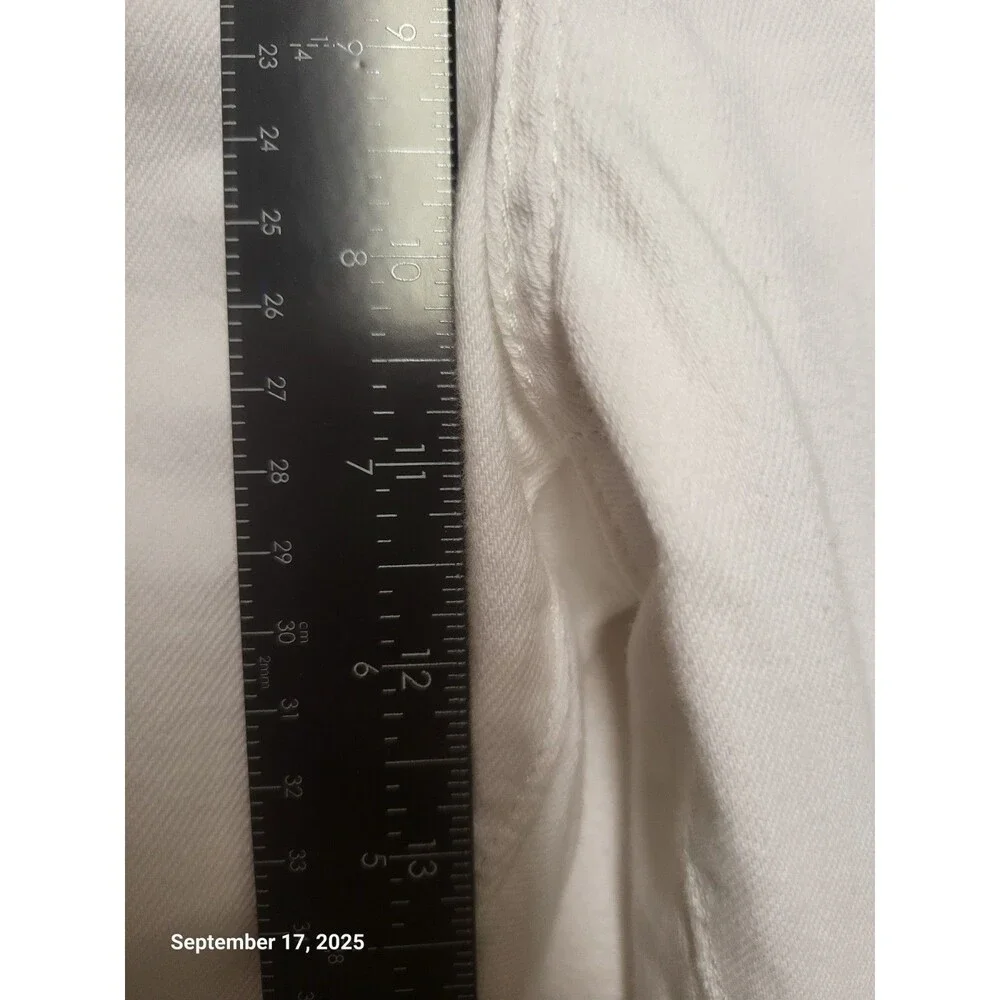 Signature by Levi Strauss Women's White Mid-Rise Capri Sz 20 - Picture 6 of 7